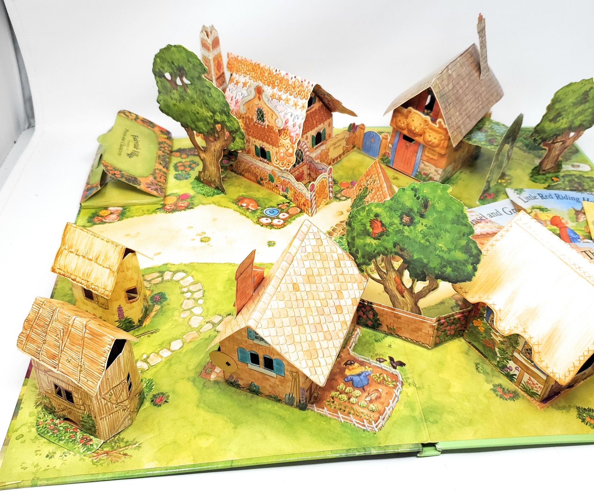 The Fairytale Village: Pop-Up Playset by Michael Welply, Dawn Bentley, Jim  Deesing, Laszlo Batki on Underground Books